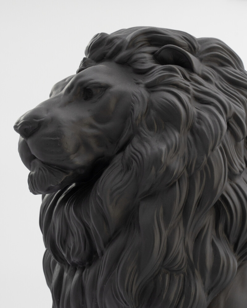 Скульптура царя джунглей